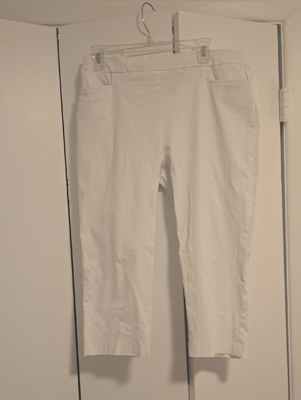 Chico's Arctic White Capri Pants